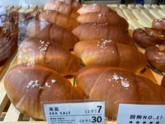 海盐面包-WHEN PIGS FLY当猪飞