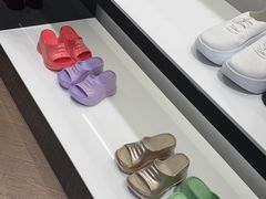 -GIVENCHY(佛罗伦萨小镇奥莱店)