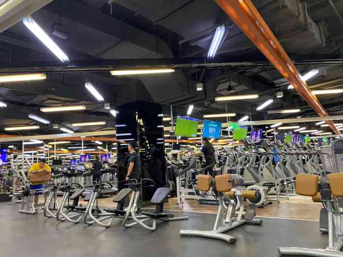 舒适堡(美罗城店)-"里面的设施都十分的齐全,并且给人的动力都.