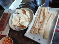 -小龙坎火锅(湖滨银泰in77店)