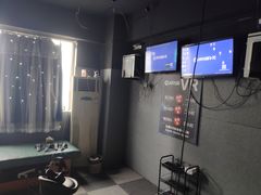 -VR 间客漫·PS电玩·虚拟现实包间游戏电竞(街道口店)