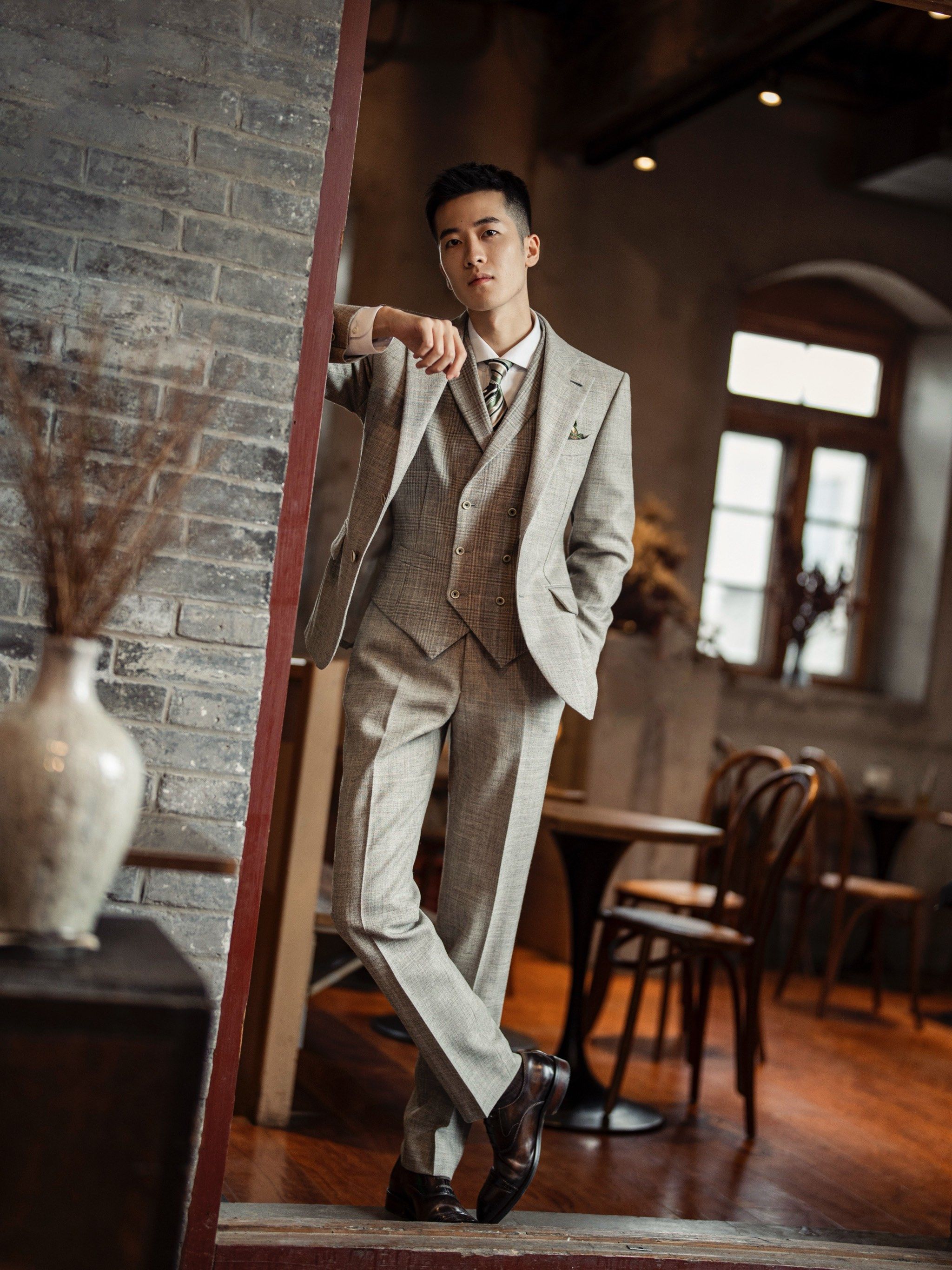 好帅的原灰色西装