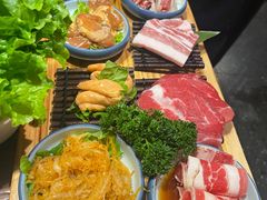 -明洞阿姨·韩式酱蟹烤肉·创意料理(三元桥店)