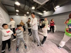 -CASTER跳舞俱乐部