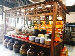 -黄桷树曹家私房菜(江与城店)