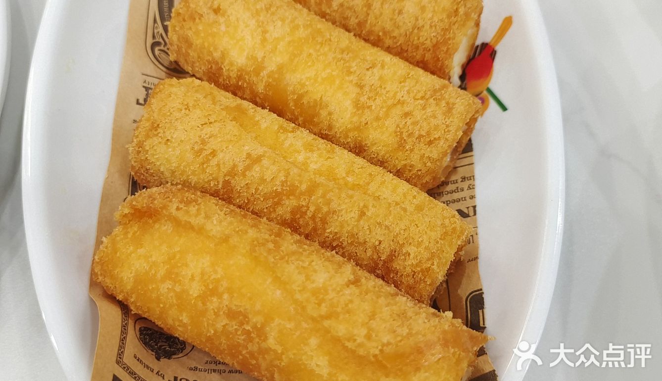 又发现一家茶餐厅，还有最爱的虾饺