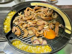 -山野的朋友露营炭火烤肉