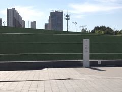 无障碍通道可以走只是门锁了-内蒙古美术馆