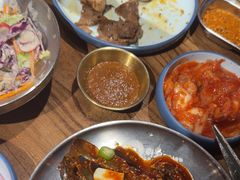 -明洞阿姨·韩式酱蟹烤肉·创意料理(三元桥店)