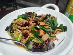 宣威小炒肉-蔼若春.传承三十年云南菜(金碧公园店)