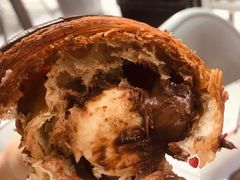 巧克力香蕉羊角包-OUR Bakery(三里屯太古里店)