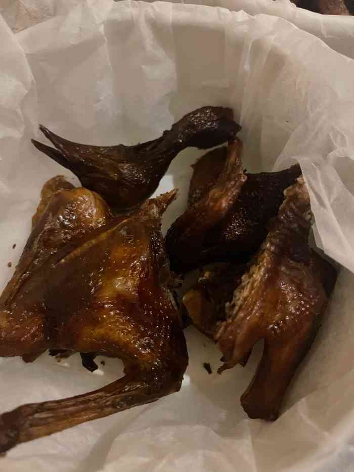 一直喜欢吃乳鸽,想不到隔离期间还可以点一下这家的外卖,特意点了两个