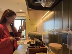 -东方体育中心(地铁站)