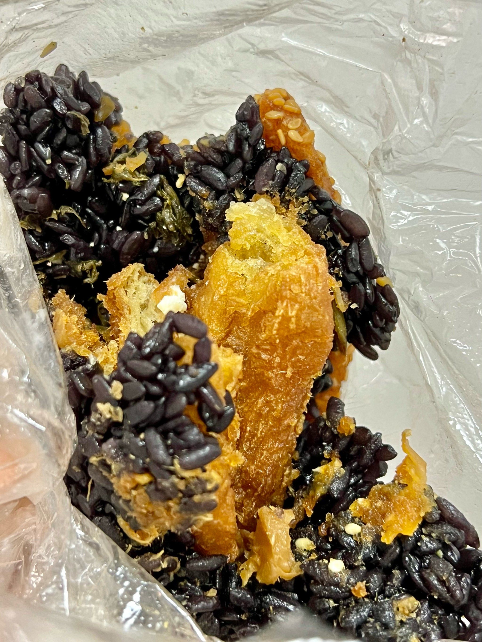 心心念念的麻团包乌饭想不到是在这里吃的