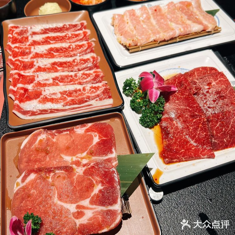 中华广场这个烤肉真好吃，团购套餐还优秀！