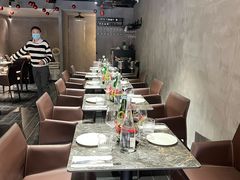 -LESCEDARS Brasserie Bistro香柏树