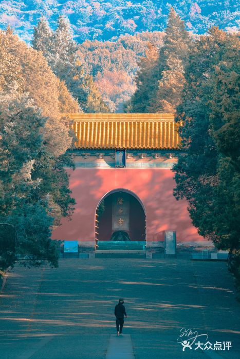明孝陵文武方门图片