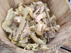 -小小饭店·休闲农庄·安吉松树林里的农家菜