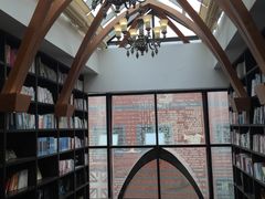 -钟书阁(松江泰晤士小镇店)