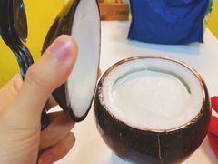 -志龙皇冠吃货椰子铺