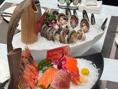 -云顶旋转自助景观餐厅