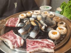 -围炉肉舍•炭烤活鳗•丹东海鲜烤肉(步行街店)