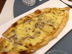 蘑菇奶酪皮塔-伊斯坦布尔土耳其清真咖啡餐厅