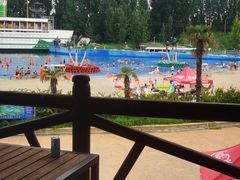 -黄河谷马拉湾海浪浴场