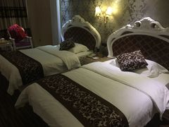 -柏纳酒店(百色市政府恒基广场店)