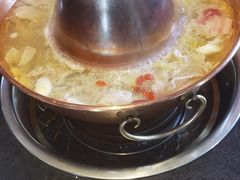 -果松木炭酸菜铜火锅·外婆参鸡汤