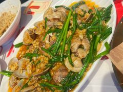 -肥肥虾庄·金牌油焖大虾(汉街SKP店)