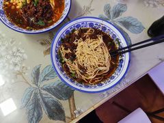 -渝之汇牛肉豌杂面