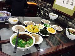 牛一嘴牛肉面-牛一嘴·兰州牛肉面·大盘鸡(财富中心店)
