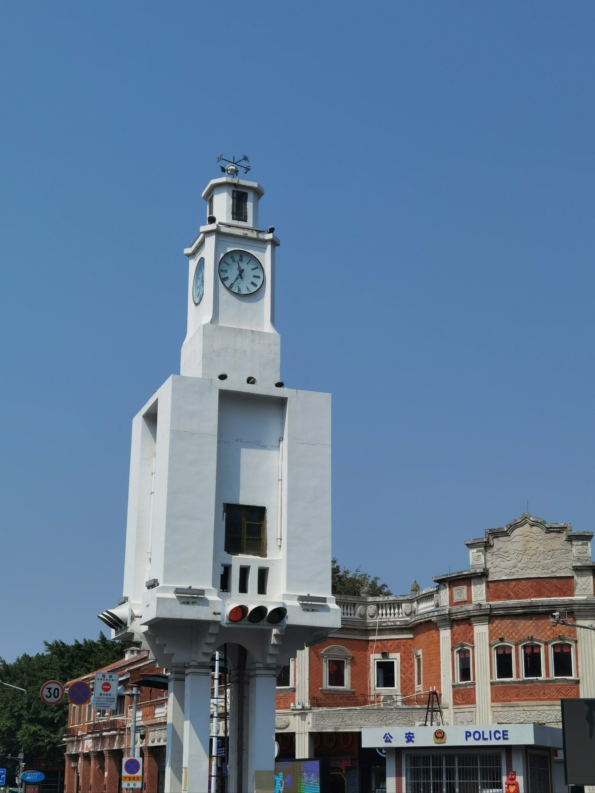 泉州的钟楼,真的很好看很出片,好多人在这