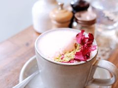 Rose&nbsp;tea&nbsp;latte-FLOVIE FLORIST CAFE