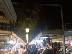 -席娜卡琳火车铁道夜市