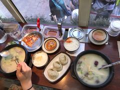 牛膝骨雪浓汤-神仙雪浓汤(明洞店)