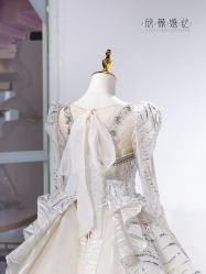 -欣薇婚纱(新源乐汇城店)