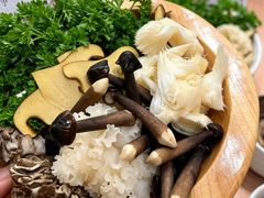 -楠小云·云南鲜菌·鲜牛自助火锅(九眼桥店)