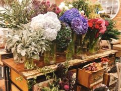 -FLOVIE FLORIST CAFE