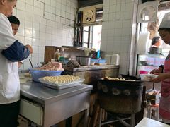 -黄阿姨锅贴大王(万航渡路店)