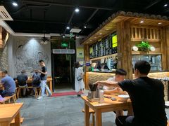 大堂-弄堂咪道-饭香·面香·馄饨香(兴梅店)