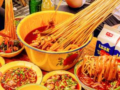 -拈签一笑黄牛肉辣卤串串