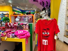 -m豆巧克力世界(上海世茂广场店)