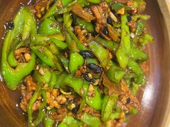 辣椒炒肉-俏湘厨•地道湘菜(建华南路店)