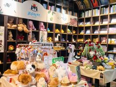 -钟书阁(松江泰晤士小镇店)