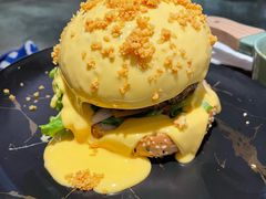 瀑布芝士牛肉汉堡-Let'sBURGERplus·非常创意汉堡(三里屯店)