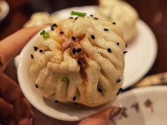 鲜肉生煎-老半斋(福州路店)