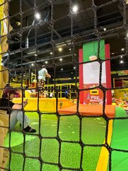 -蹦蹦跳跳(新奥购物中心店)