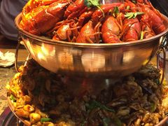 -沪小二炭火蛙锅(淮海中路美食不夜城店)